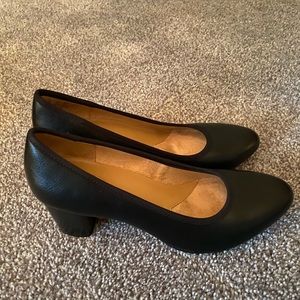 Naturalizer Naomi Smooth Black Heels Size 7 M